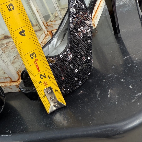 ⭐️ Bogo ⭐️ Guess Sz 6.5 sequins platform high heels shoes - Picture 14 of 15